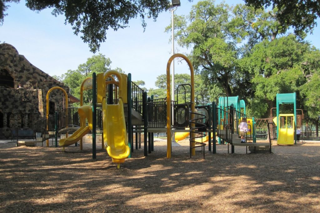 Brackenridge_Park_San_Antonio_playground_fort