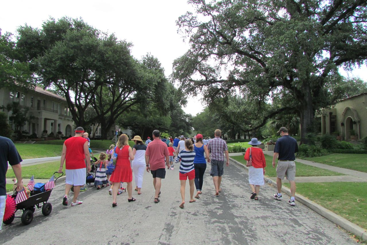Monte Vista Historical Association 4th of July parade | San Antonio Charter Moms