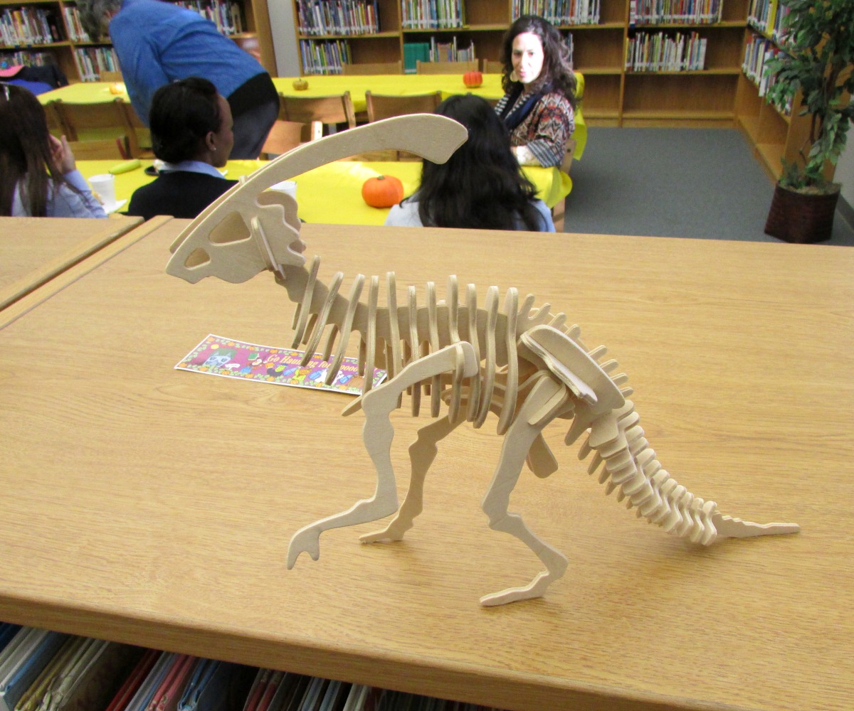 dinosaur model in the library at Lamar Elementary | San Antonio Charter Moms