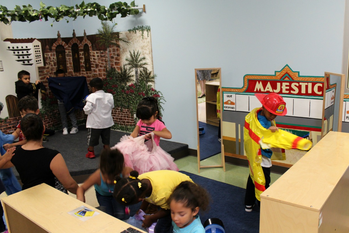 Imaginative play in Motor Lab 2 at Pre K 4 SA South Education Center | San Antonio Charter Moms