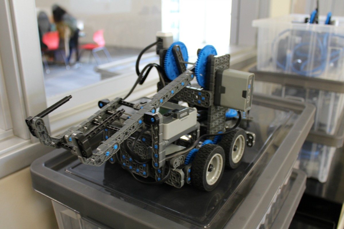LEGO robotics at Carpe Diem Westwood | San Antonio Charter Moms