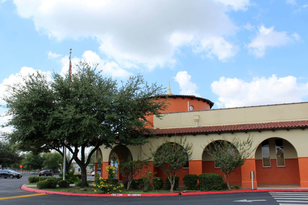 Exterior of the elementary school at Jubilee - Lake View University Prep | San Antonio Charter Moms