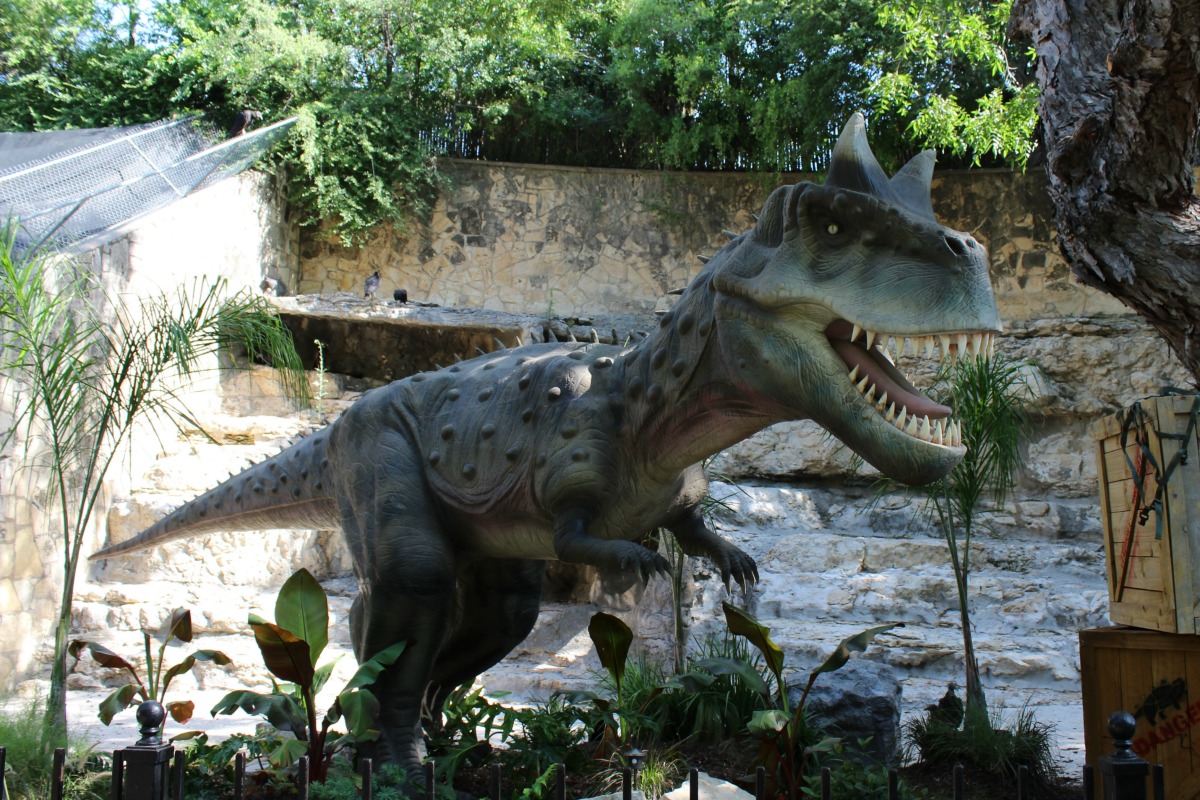 Carnotaurus at Zoorassic Park at the San Antonio Zoo | San Antonio Charter Moms
