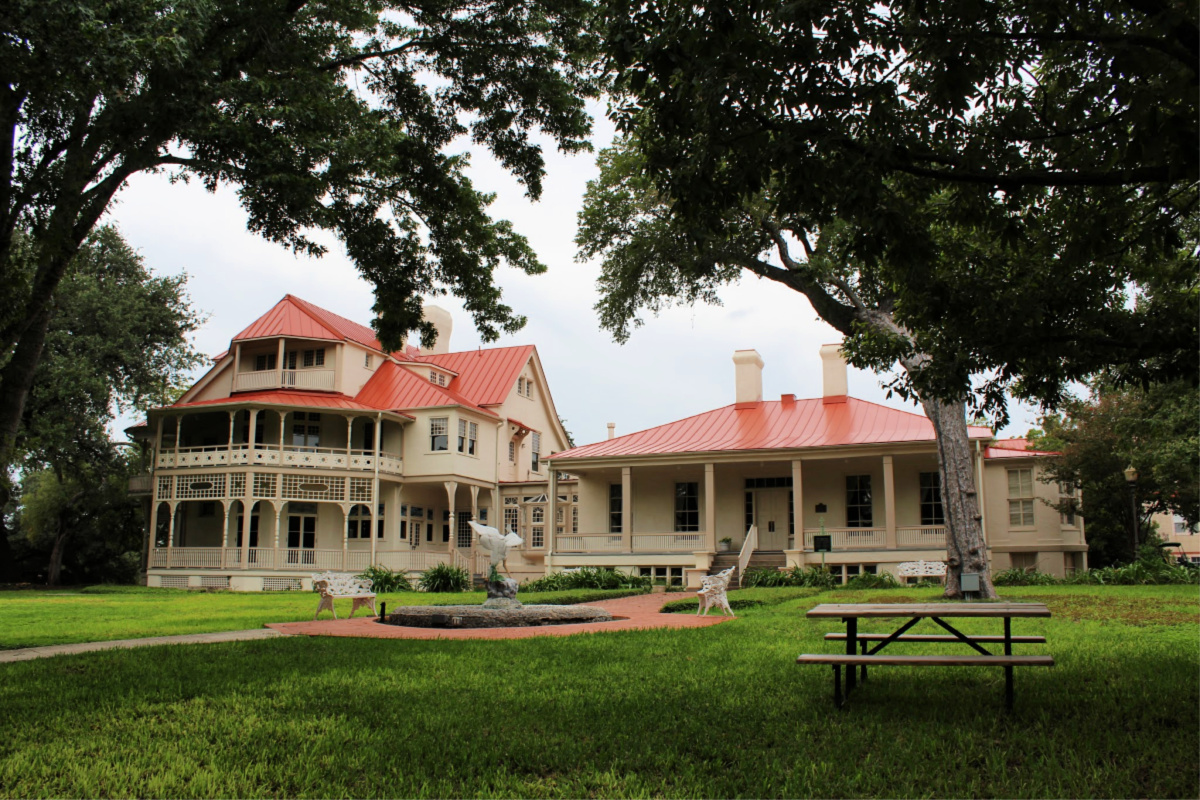 Brackenridge Villa at the University of the Incarnate Word | San Antonio Charter Moms