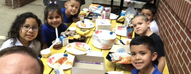 Hall Monitor: Lamar Elementary Principal Brian Sparks having lunch with students | San Antonio Charter Moms