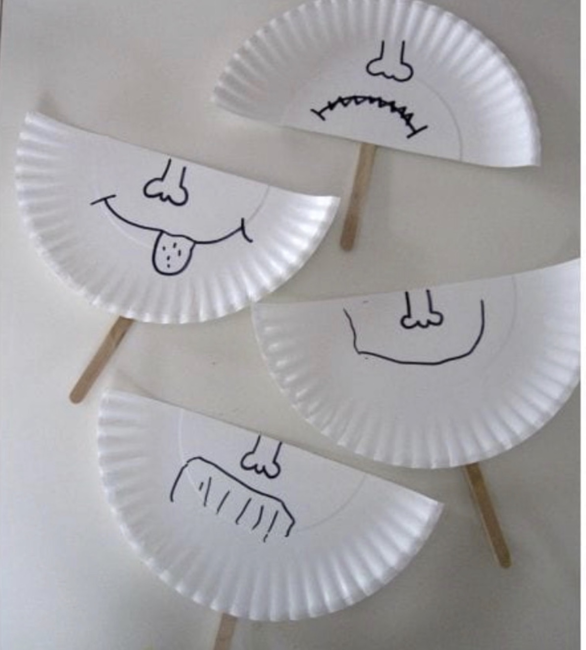 making faces with paper plates