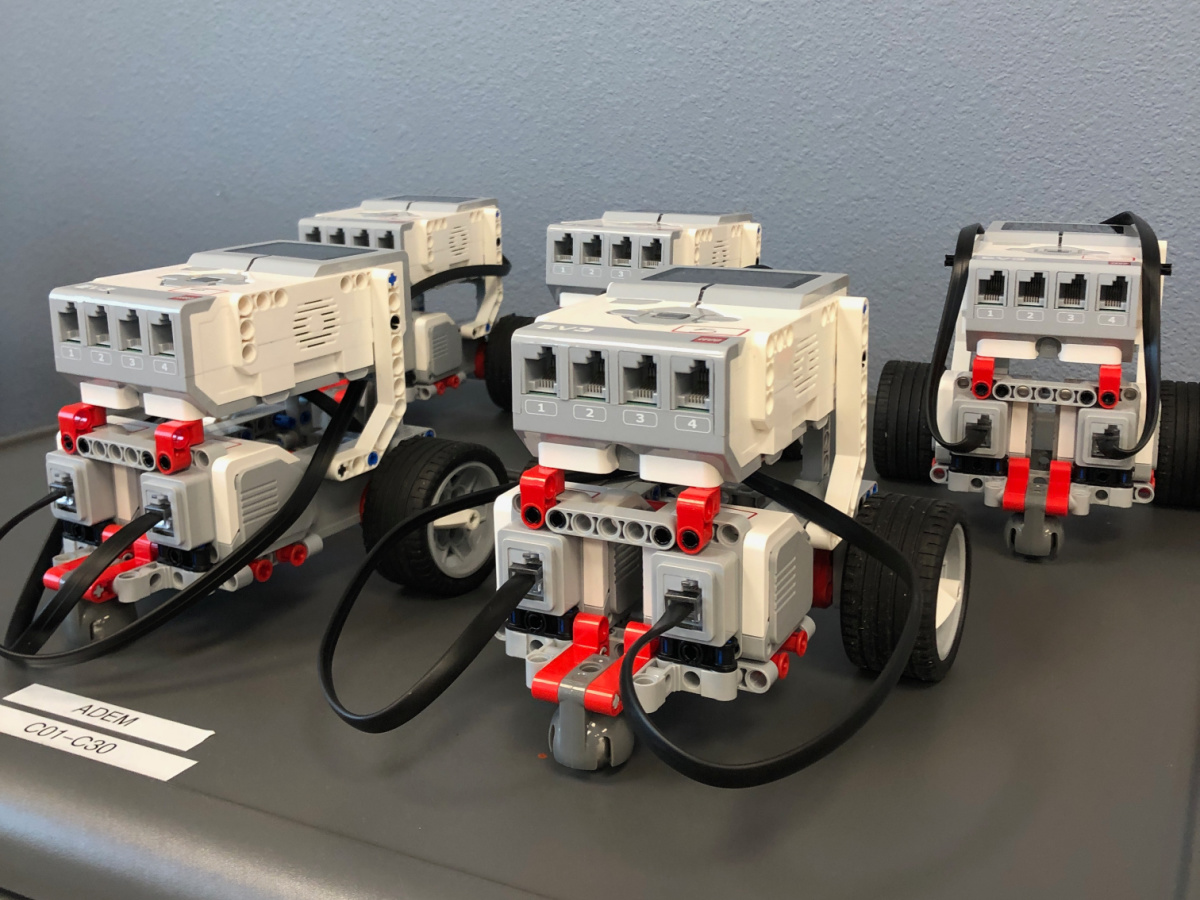 LEGO robots at SST Alamo technology education